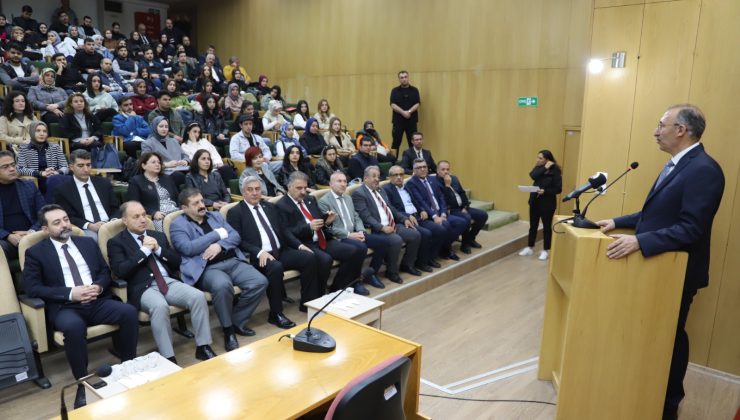Fırat Üniversitesi’nde Cumhuriyet Bayramı Nedeniyle Konferans Düzenlendi