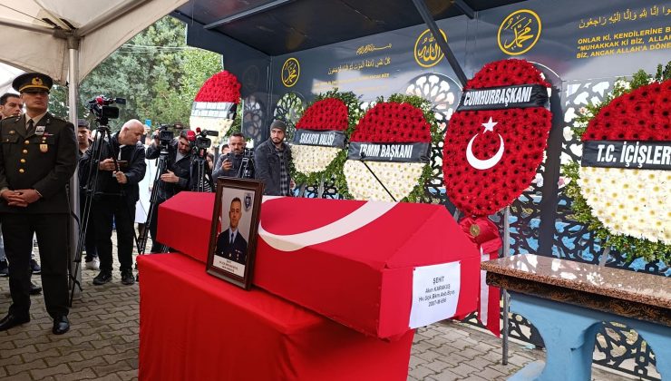 TÜRKİYE ŞEHİTLERİNİ EBEDİYETE UĞURLUYOR.