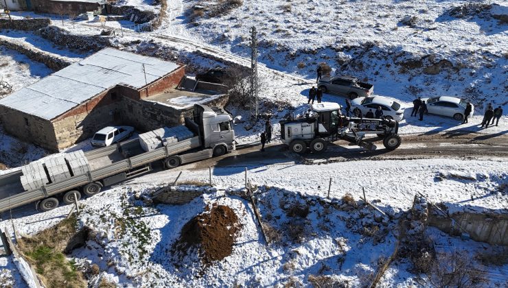Körpe Köyü’nde Yolda Kalan Tır Kurtarıldı