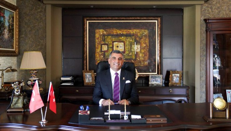 CHP Elazığ Milletvekili Gürsel Erol, gençlerin de en fazla beğendiği siyasetçilerden biri oldu.