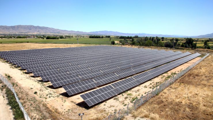 Elazığ’da kurulacak Güneş Enerji Santrali (GES) projesi için sözleşme imzalandı ve yer teslimi yapıldı.