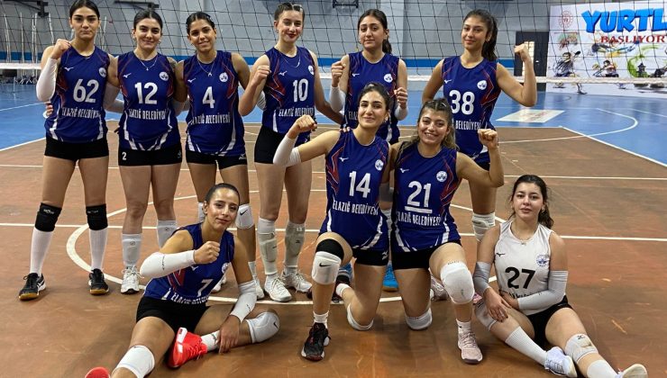 Elazığ Belediyespor Kadın Voleybol Takımı, Şırnak Belediye Voleybol Takımı’nı 3-0 mağlup etti.