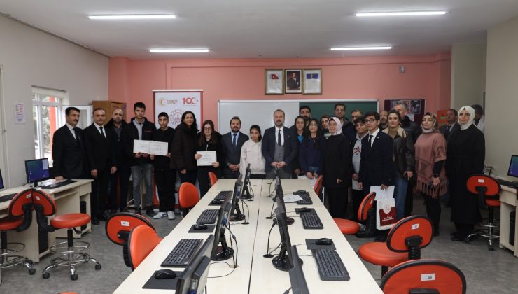 DİLİMİZİN ZENGİNLİKLERİ PROJESİ “ÇEVRİMİÇİ ANLAMINI BUL” YARIŞMASI İL FİNALİ YAPILDI