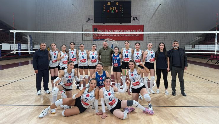 Elazığ Belediyespor Kadın Voleybol Takım- Margenç Voleybol Takımı’nı 3-0 mağlup etti