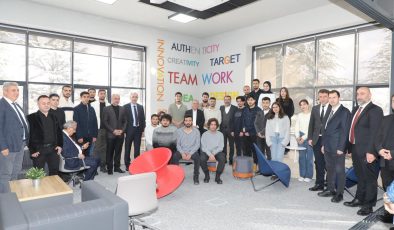 Prof. Dr. Yasemin Açik Ar-Ge Merkezi İl Yöneticileri Tarafindan Ziyaret Edildi