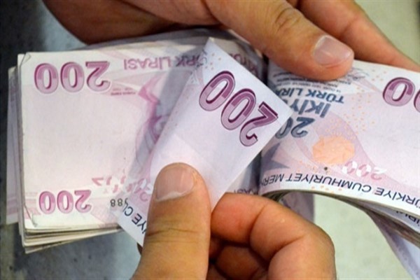 Emeklilerin zam farkları ve ek ödemeleri bugün hesaplara yatırılıyor