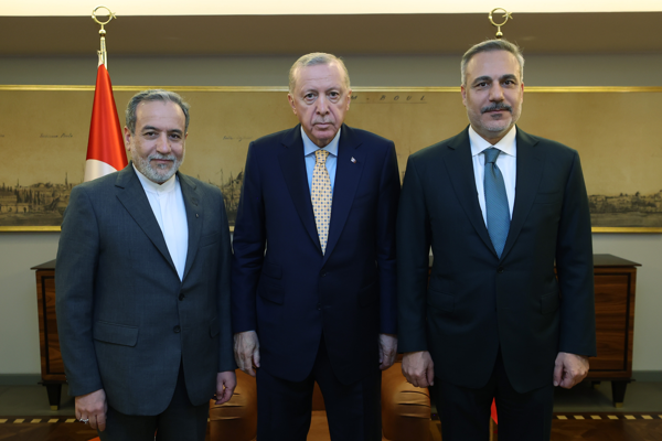 Cumhurbaşkanı Erdoğan, İran Dışişleri Bakanı Erakçi ile görüştü