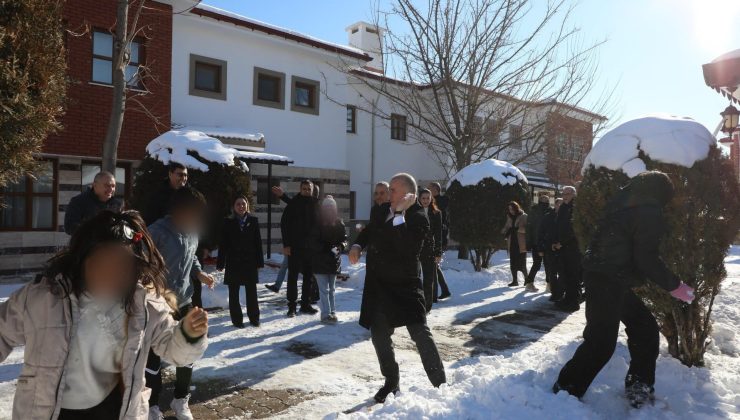 Vali Numan Hatipoğlu’ndan Çocuk Evleri Sitesi’ne Ziyaret