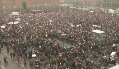 Danimarka’da binlerce kişi Trump’ın Grönland’ı ele geçirme tehditlerini protesto etti