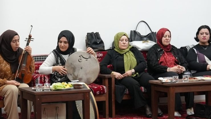 Elazığ Şehit Aileleri ve Malul Gaziler Yardımlaşma Derneği üyeleri Bezmârâ Musiki Grubu’nu dinledi