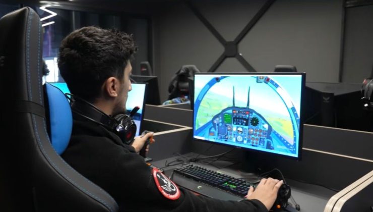 Elazığ Belediyesi E-Spor Merkezi Uçuş Simülasyonu Deneyimi Sunuyor