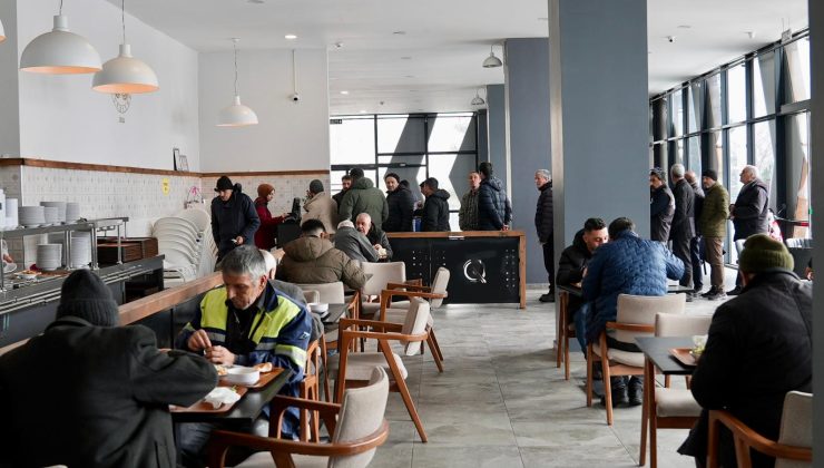 Şehir Lokantası, ekonomik fiyatları ve kaliteli hizmetiyle vatandaşların yoğun ilgisini görmeye devam ediyor.