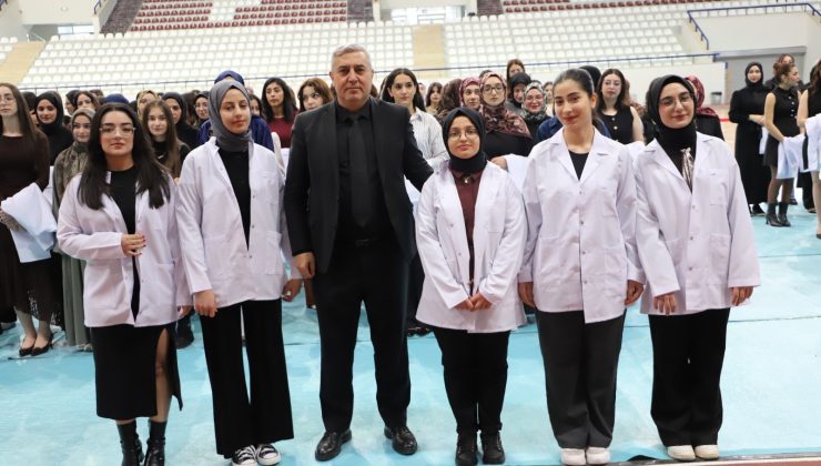 FIRAT ÜNİVERSİTESİ SAĞLIK BİLİMLERİ FAKÜLTESİNDE BEYAZ ÖNLÜK HEYECANI