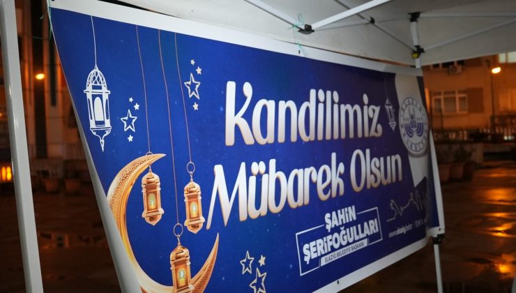 Elazığ Belediyesi Berat Kandili dolayısıyla  vatandaşlara kandil simidi ve süt ikramında bulundu