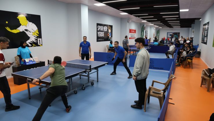 KURUMLAR ARASI MASA TENİSİ TURNUVASI, BAŞLADI