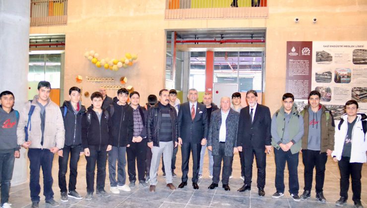 GÜRSEL EROL, GAZİ MTAL’DE OKUL YÖNETİMİ VE ÖĞRENCİLERLE BULUŞTU