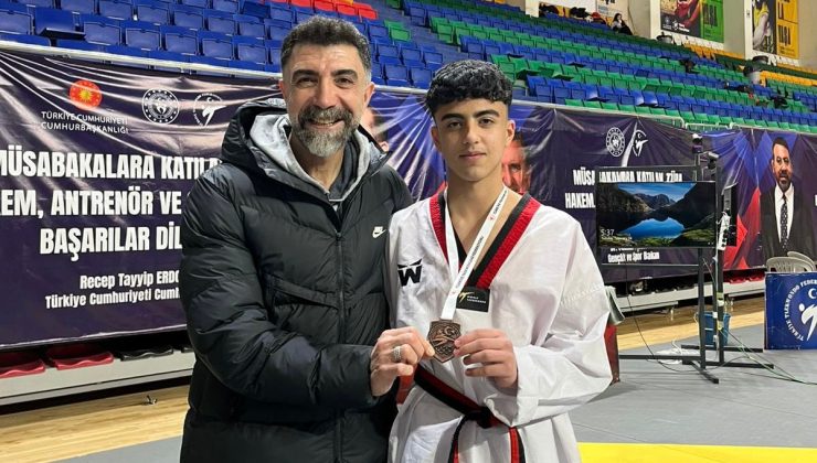 DENİZ ÇINAR DOĞAN TAEKWONDO BRANŞINDA TÜRKİYE ÜÇÜNCÜSÜ