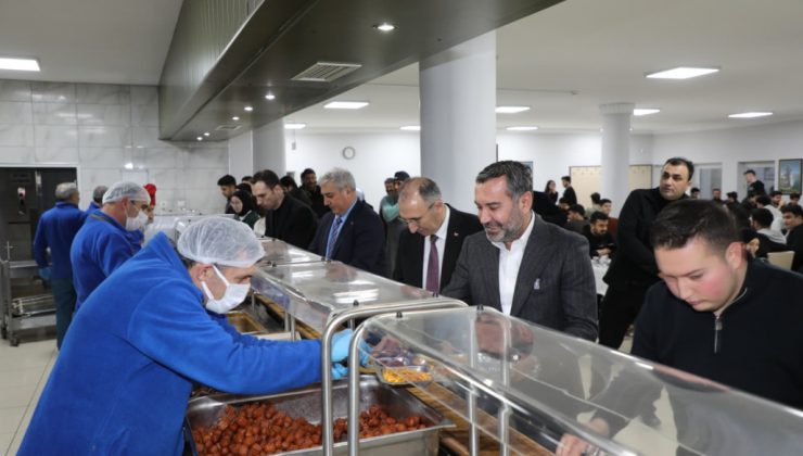Elazığ Belediyesi, 5 Bin Öğrenci İçin İftar Programı Düzenledi