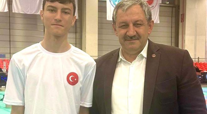 ELAZIĞLI KİCKBOKSÇU FATİH EFE ISPARTALIOĞLU DÜNYA KUPASI’NDA RİNGDE