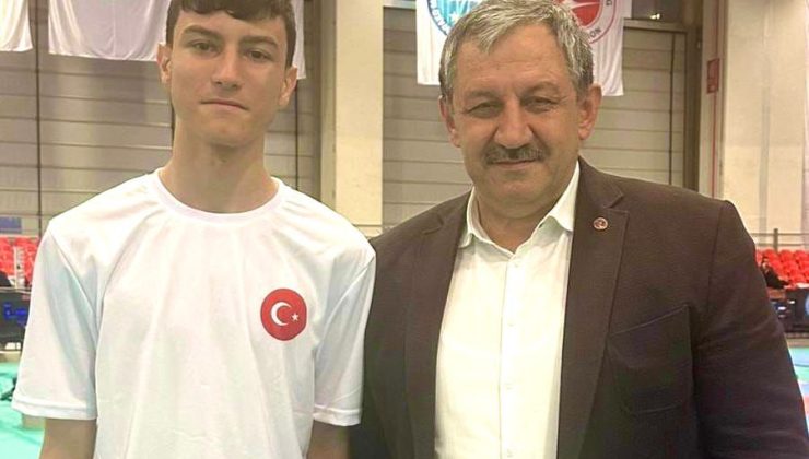 ELAZIĞLI KİCKBOKSÇU FATİH EFE ISPARTALIOĞLU DÜNYA KUPASI’NDA RİNGDE