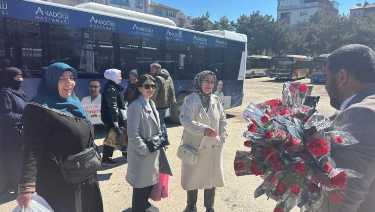 Elazığ Belediyesi’nden 8 Mart’ta Kadınlara Çiçek Takdimi