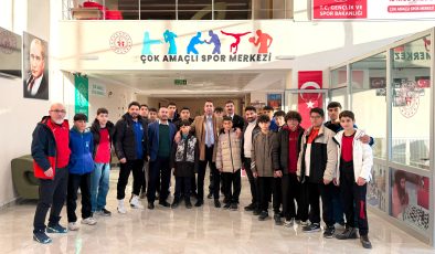 İL MÜDÜRÜ EREN GÜREŞÇİLERLE BİR ARAYA GELDİ