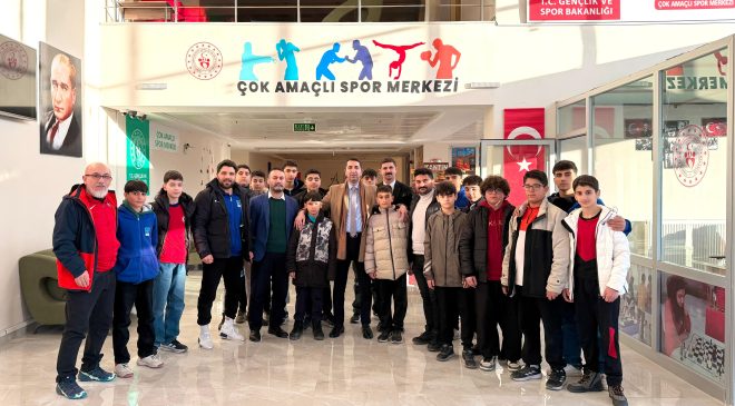 İL MÜDÜRÜ EREN GÜREŞÇİLERLE BİR ARAYA GELDİ