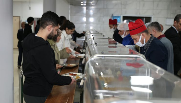 FIRAT ÜNİVERSİTESİNDE ÜCRETSİZ İFTAR GELENEĞİ BU YIL DA DEVAM ETTİ