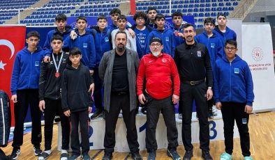 Elazığlı Güreşçilerden Van’da Büyük Başarı