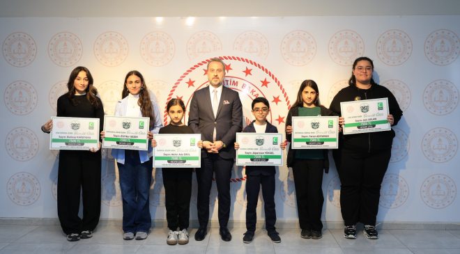 ‘Sağlıklı Nesil Sağlıklı Gelecek Projesi’ yarışmasında dereceye giren öğrenciler ödüllerini aldı.