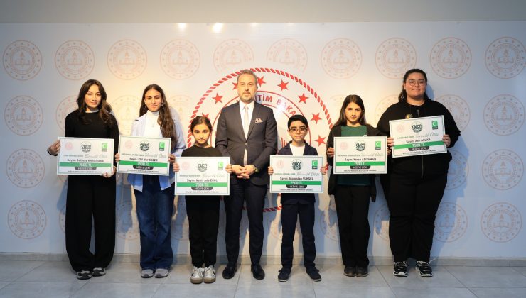 ‘Sağlıklı Nesil Sağlıklı Gelecek Projesi’ yarışmasında dereceye giren öğrenciler ödüllerini aldı.
