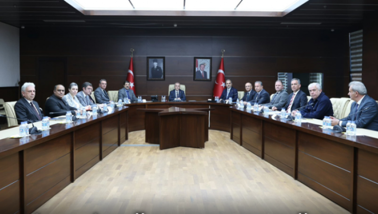 Vali Hatipoğlu Başkanlığında İstihdam ve Eğitim Zirvesi