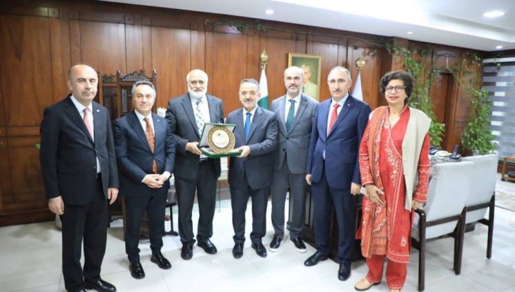 Fırat Üniversitesi Pakistan’da Tanıtıldı