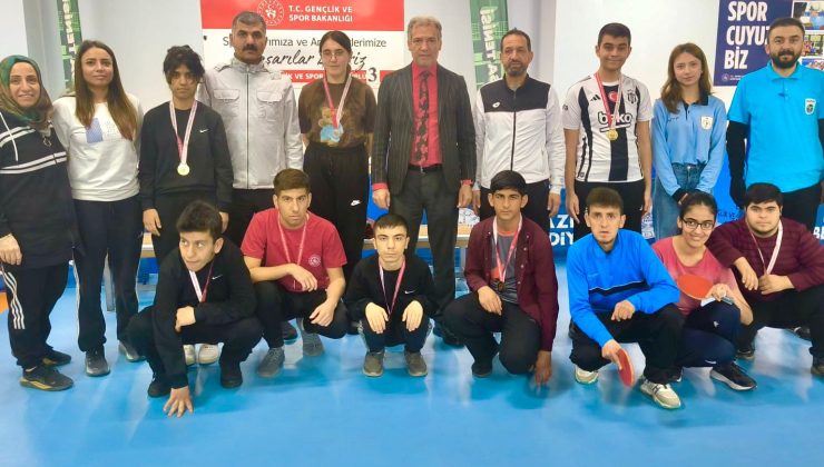 ELAZIĞ’DA ÖZEL SPORCULARIN MASA TENİSİ VE ATLETİZM HEYECANI