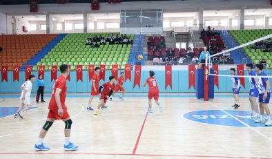 Elazığ’da Genç Erkekler Voleybol Grup Birinciliği Heyecanı Başladı