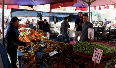 Elazığ Belediyesi Zabıta Müdürlüğü ekipleri,semt pazarlarında düzenli denetimlerini sürdürüyor.