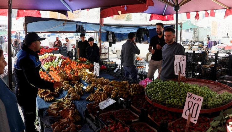 Elazığ Belediyesi Zabıta Müdürlüğü ekipleri,semt pazarlarında düzenli denetimlerini sürdürüyor.