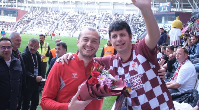 Özel gereksinimli bireyler ile aileleri Seza Çimento Elazığspor-Anagold 24Erzincanspor karşılaşmasını tribünden izledi