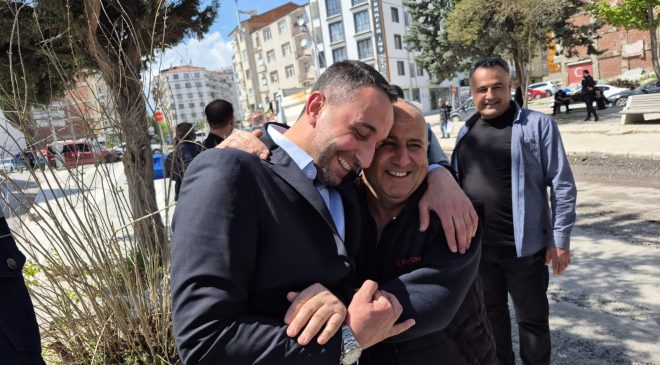 Hizmet-İş Sendikası Elazığ Şube Başkanı Gökhan Arpa, 1 Mayıs’ta emekçilere ziyaret