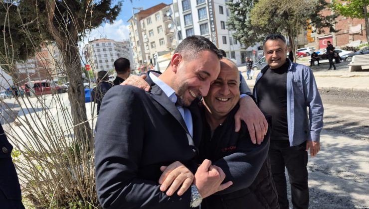 Hizmet-İş Sendikası Elazığ Şube Başkanı Gökhan Arpa, 1 Mayıs’ta emekçilere ziyaret