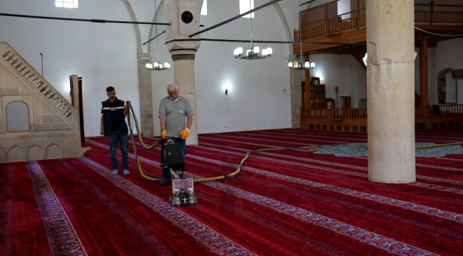 BAYRAM ÖNCESİ İBADETHANELER BELEDİYE TARAFINDAN TEMİZLENDİ