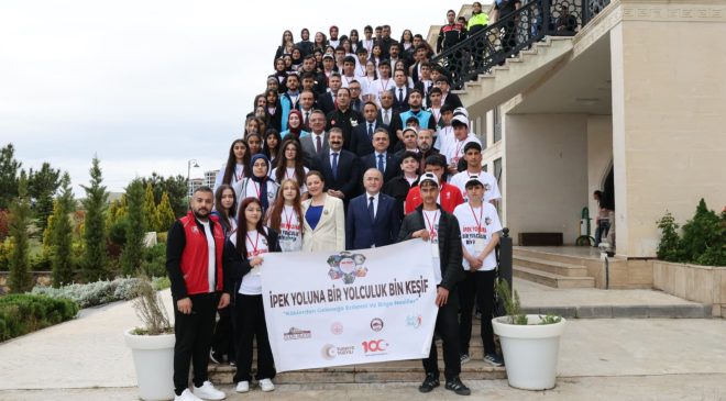 Vali Numan Hatipoğlu, “İpekyolu’na Bir Yolculuk, Bin Keşif” Programında Öğrencilerle Buluştu