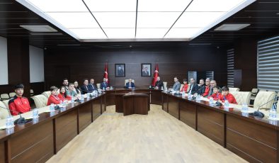 “Elazığlı Türkiye Şampiyonlarından Vali Hatipoğlu’na Ziyaret”