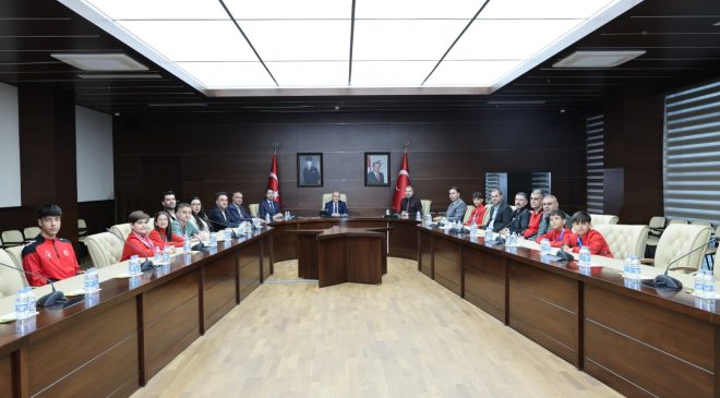 “Elazığlı Türkiye Şampiyonlarından Vali Hatipoğlu’na Ziyaret”