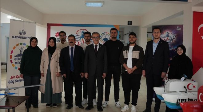 PROF. DR. İSMAİL DEMİR, ELAZIĞ BELEDİYESİ TEKNOLOJİ ATÖLYESİ’NDE GENÇLERLE BULUŞTU