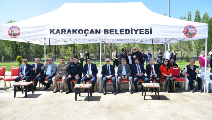 BAŞKAN DUMANDAĞ, KARAKOÇAN’DAKİ ÇOCUK ŞENLİĞİNDE MİNİKLERİN SEVİNCİNE ORTAK OLDU