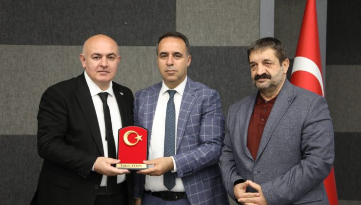 Eğitimci ve Yazar Tahsin Aydın,öğrencilerle buluşarak sınav sürecine dair önemli bilgiler paylaştı.