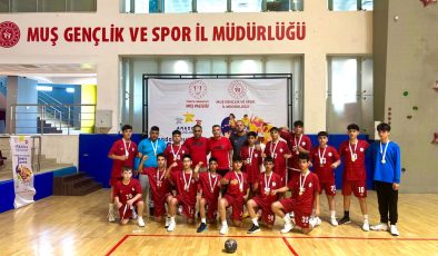 ELAZIĞ HENTBOLDA ÇİFTE ZAFER: KIZ VE ERKEK TAKIMLARI TÜRKİYE YARI FİNALLERİNDE