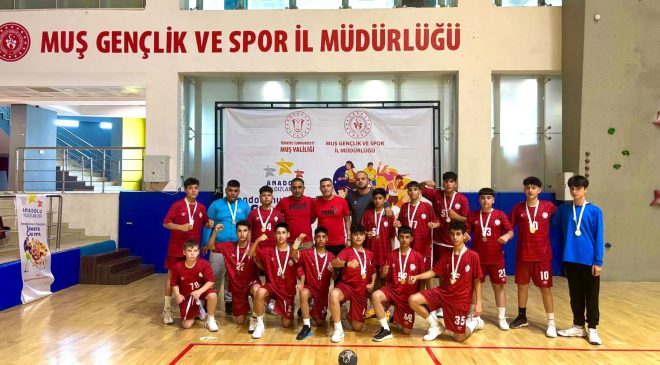 ELAZIĞ HENTBOLDA ÇİFTE ZAFER: KIZ VE ERKEK TAKIMLARI TÜRKİYE YARI FİNALLERİNDE