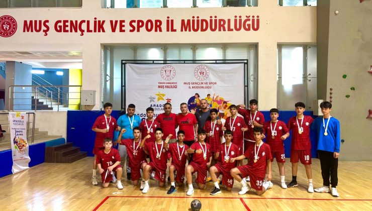 ELAZIĞ HENTBOLDA ÇİFTE ZAFER: KIZ VE ERKEK TAKIMLARI TÜRKİYE YARI FİNALLERİNDE